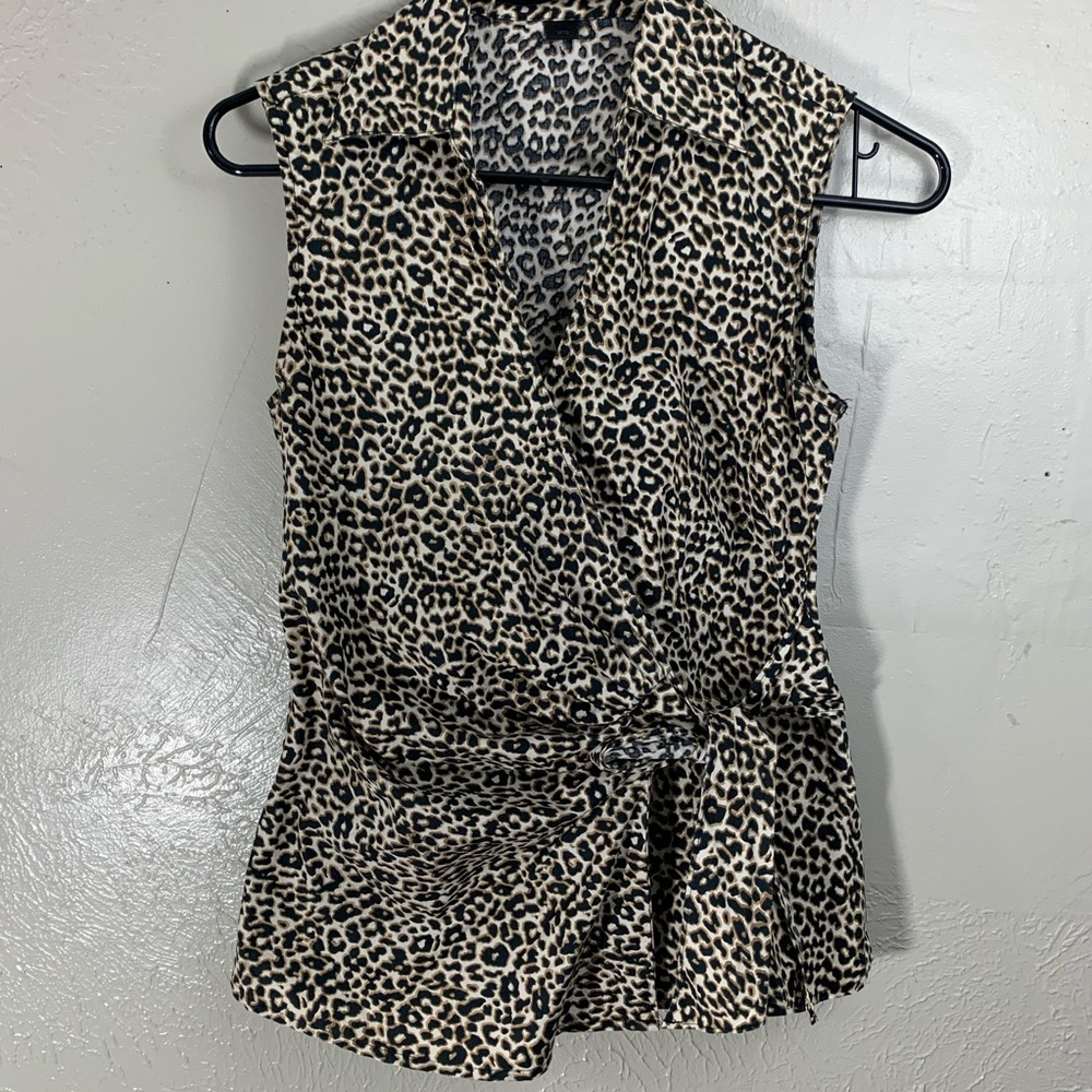 Express design wrap collar shirt